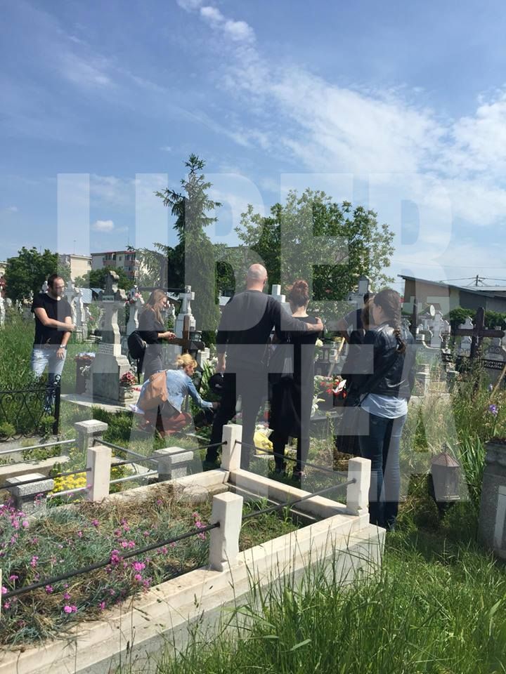 Monica Tănăsoiu, una dintre primele victime ale incendiului din Colectiv, a fost îngropată la Ploiești, la șapte luni de la deces| GALERIE FOTO