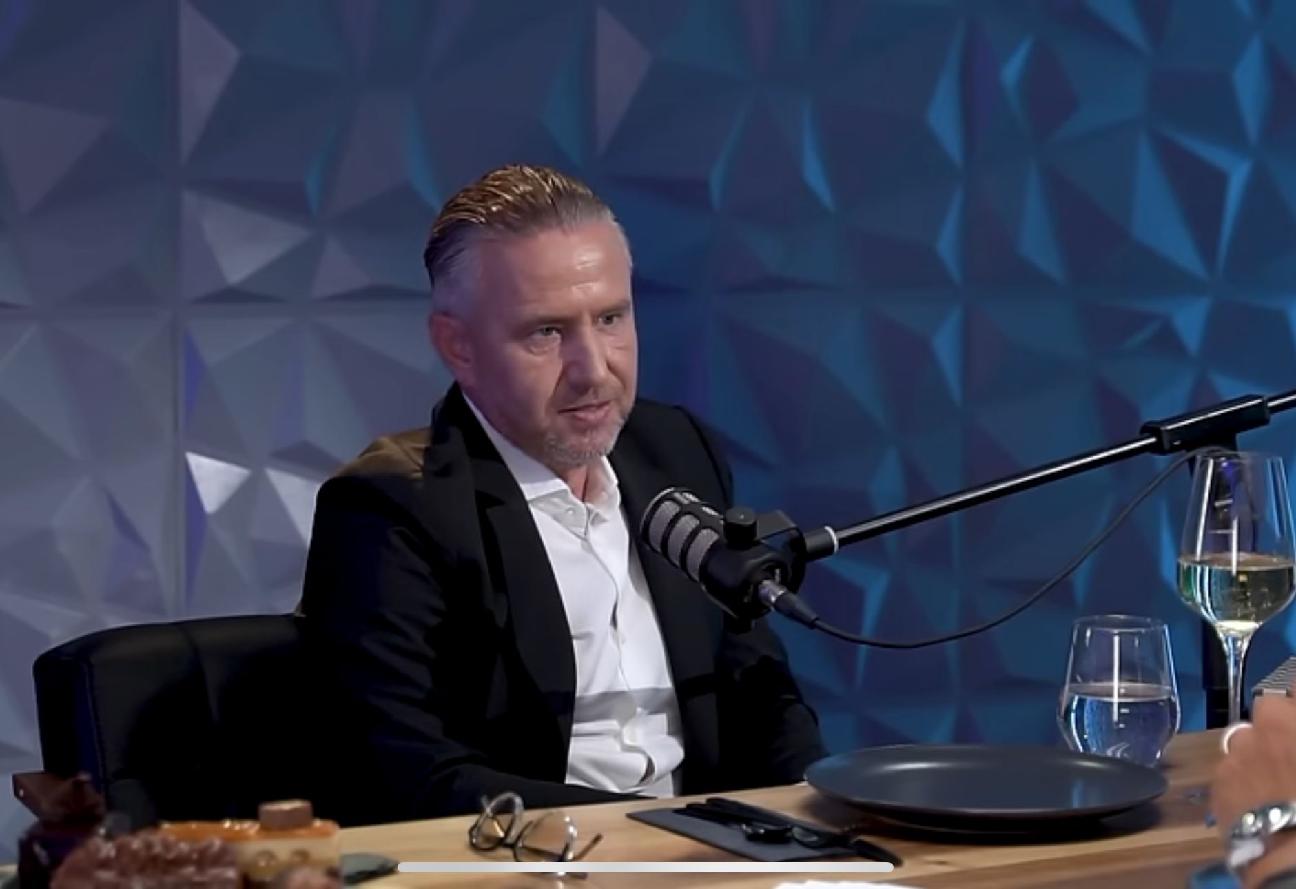 Laurențiu Reghecampf a pierdut un nou proces în fața Anamariei Prodan. Corina Caciuc cere despăgubiri materiale. „Vor publicitate, vor bani”