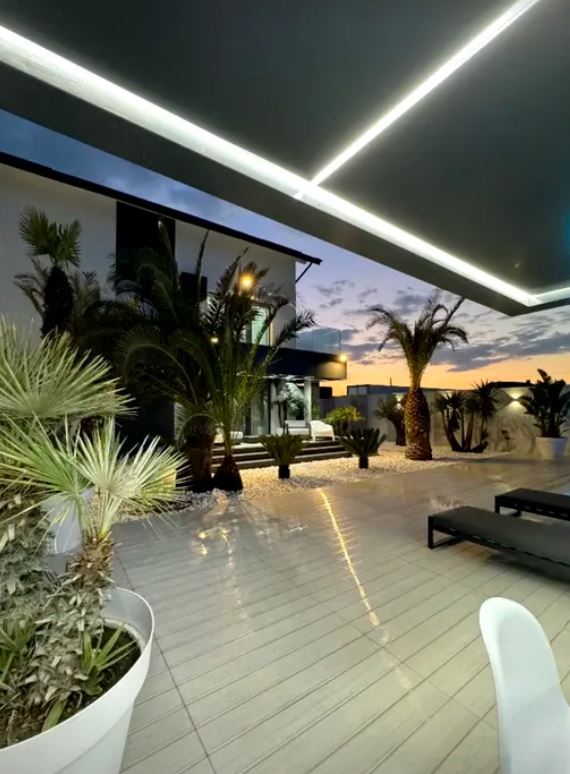 Imagini din curtea lui Dorian Popa. A investit mii de euro pentru a avea propriul paradis acasă