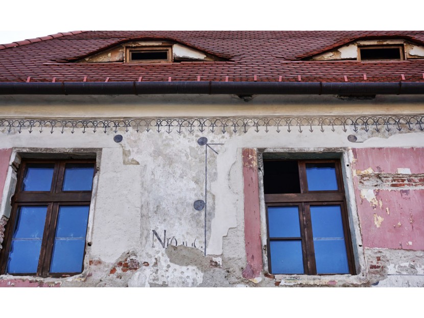 Se vinde cea mai veche casă din România. Unde se află și cum arată (GALERIE FOTO)