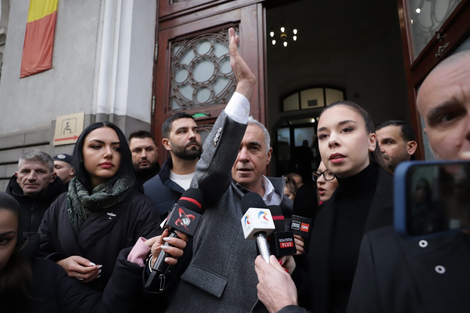 Călin Georgescu va fi judecat pentru propagandă legionară: toate excepțiile au fost respinse de judecători