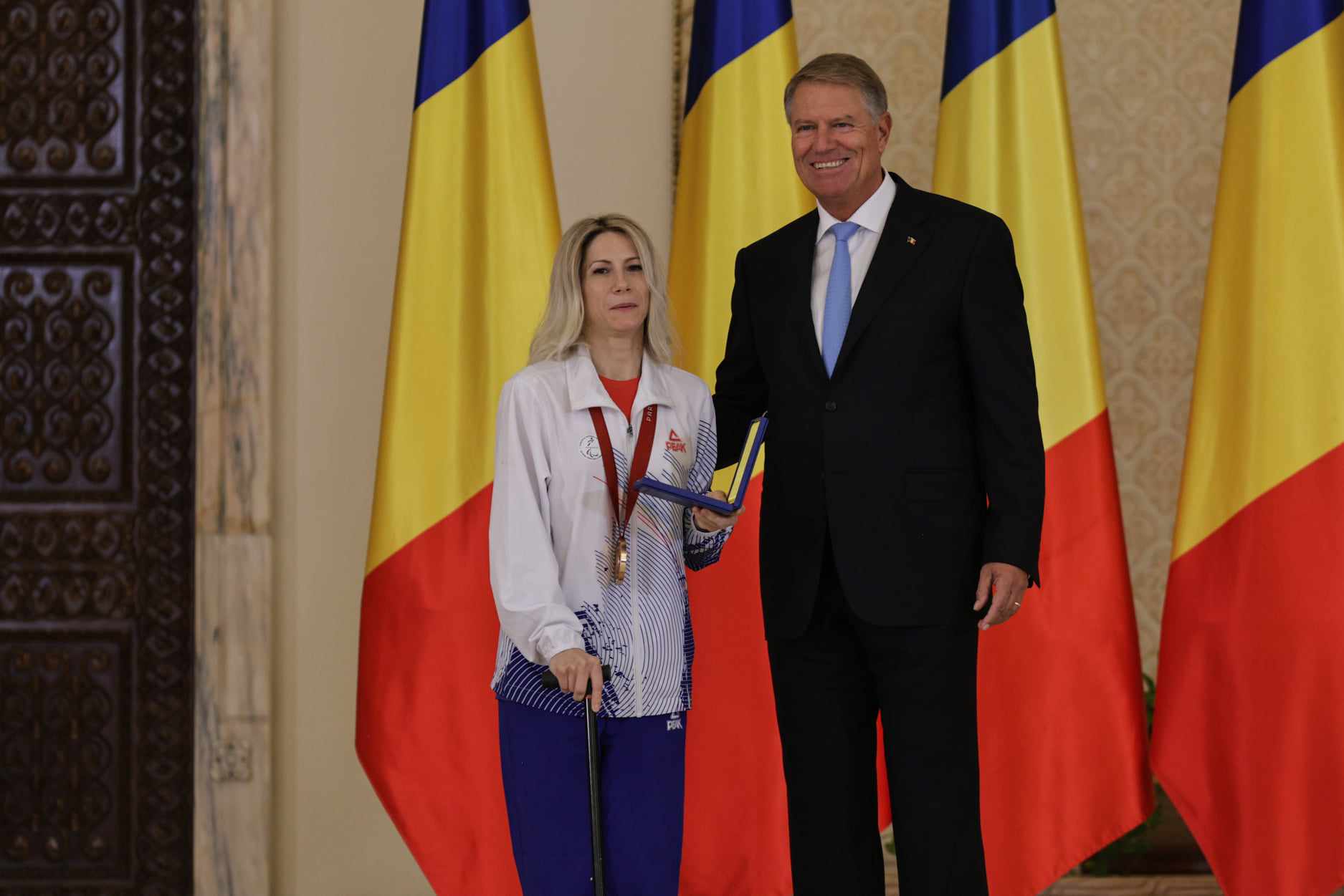 Gafă a președintelui Iohannis la decorarea medaliaţilor de la JO Paris. A spus „comemorarea”, în loc de „ceremonia” | VIDEO