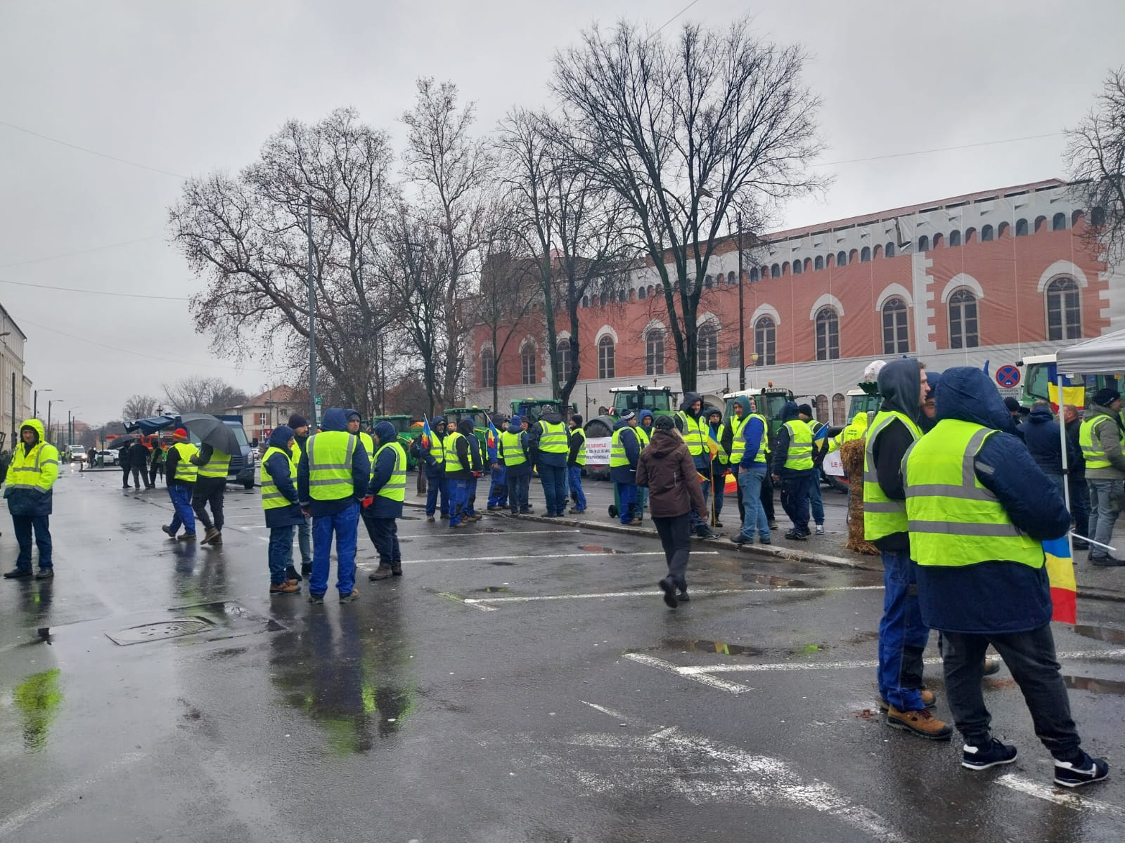 Protestele fermierilor și transportatorilor, ziua 10: Traficul a fost blocat pe Autostrada București-Ploiești. Nicușor Dan anunță cum se va desfășura manifestația din București