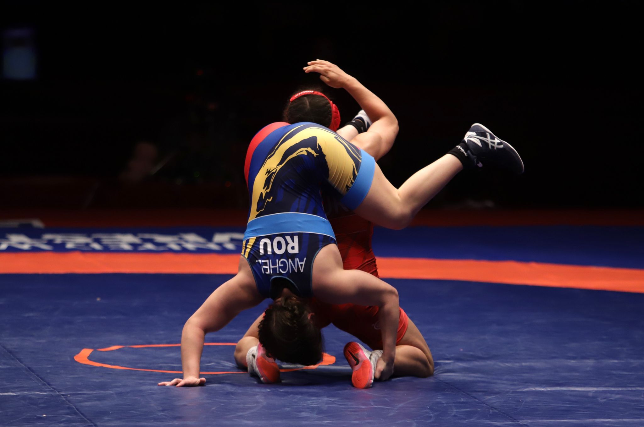 5 medalii pentru tricolori, dintre care un titlu continental, la Campionatul European de Lupte de la București. Fetele, la putere!