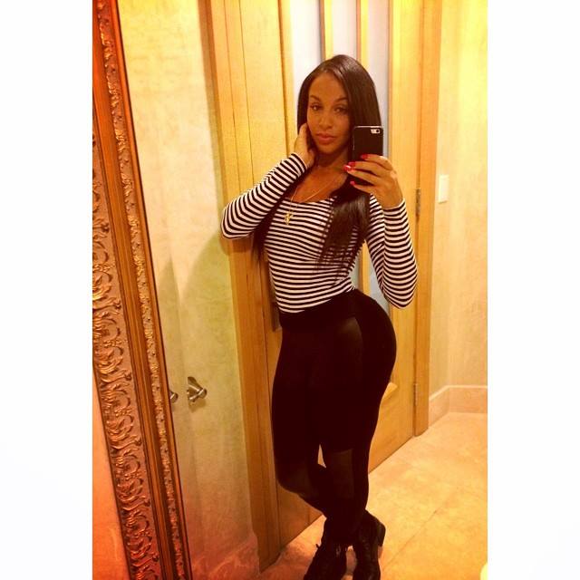 Selfie cu Crystal, fata asta este un model letal! Ea este regina sălilor de fitness / GALERIE FOTO INCENDIARĂ