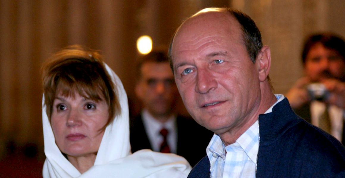 Ritualul de dimineață al lui Traian Băsescu și al soției sale. "La mine în casă nu o să auziți discuție..." | FOTO