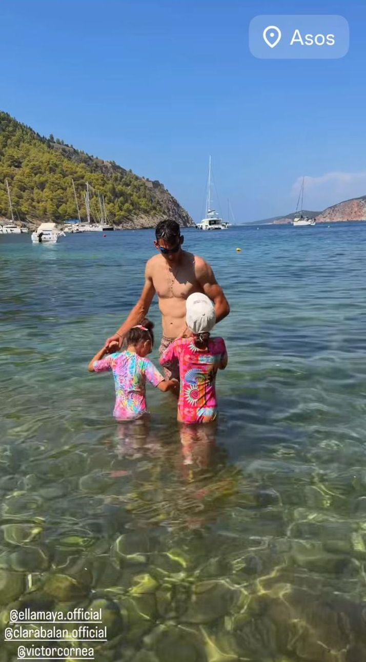 Cum a apărut Andreea Bălan pe plajele din Grecia: „Îmi protejez pielea cât pot de bine”