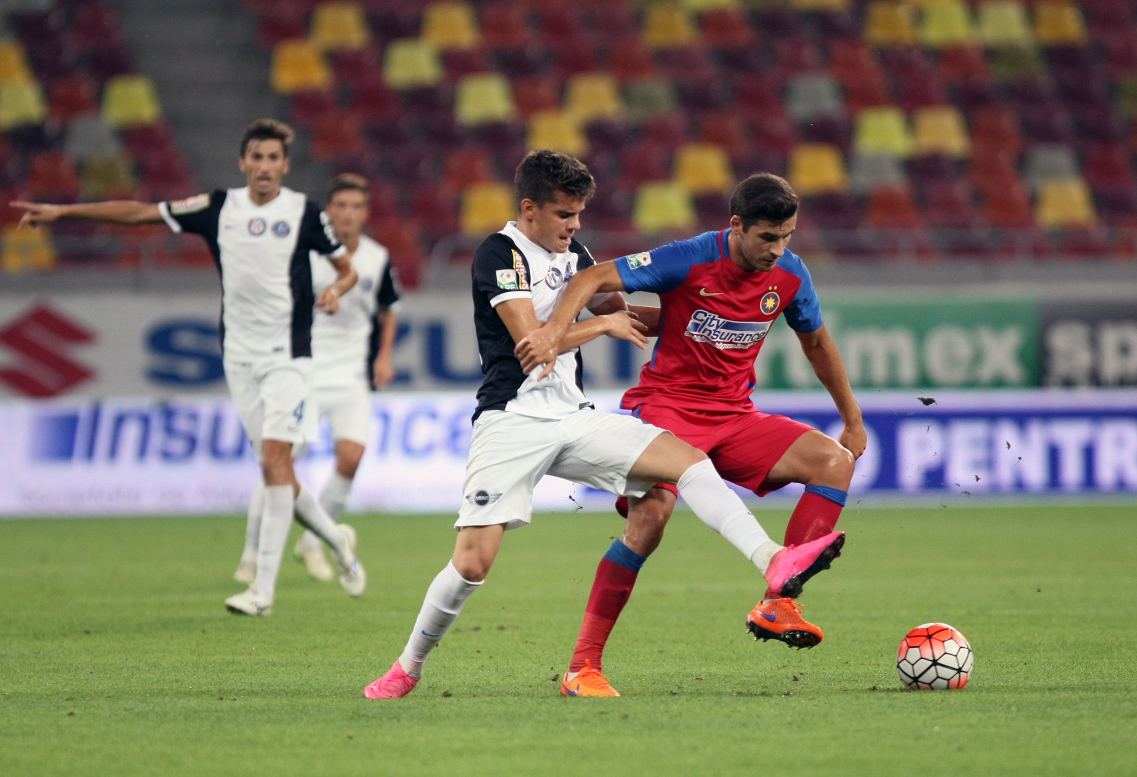 Ianis Hagi împlinește 18 ani. Fotbalistul își serbează majoratul la Florența. Debutează duminică în Serie A? | GALERIE FOTO