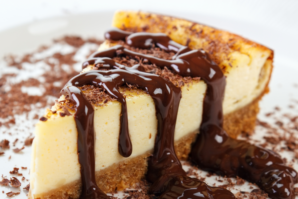 Cheesecake - rețete ușoare pentru prăjitura cu cremă de brânză și cheesecake fără coacere