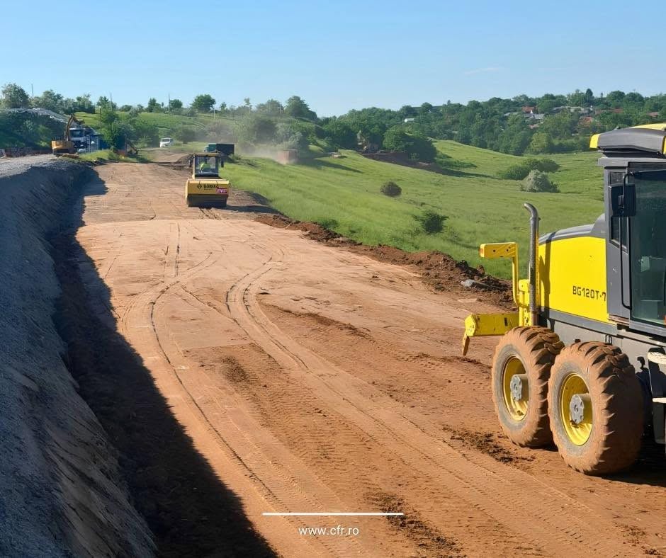 Peste 2.100.000.000 de lei costă modernizarea primei căi ferate din România. Când vor circula trenurile cu 120 km/h spre Giurgiu și Bulgaria