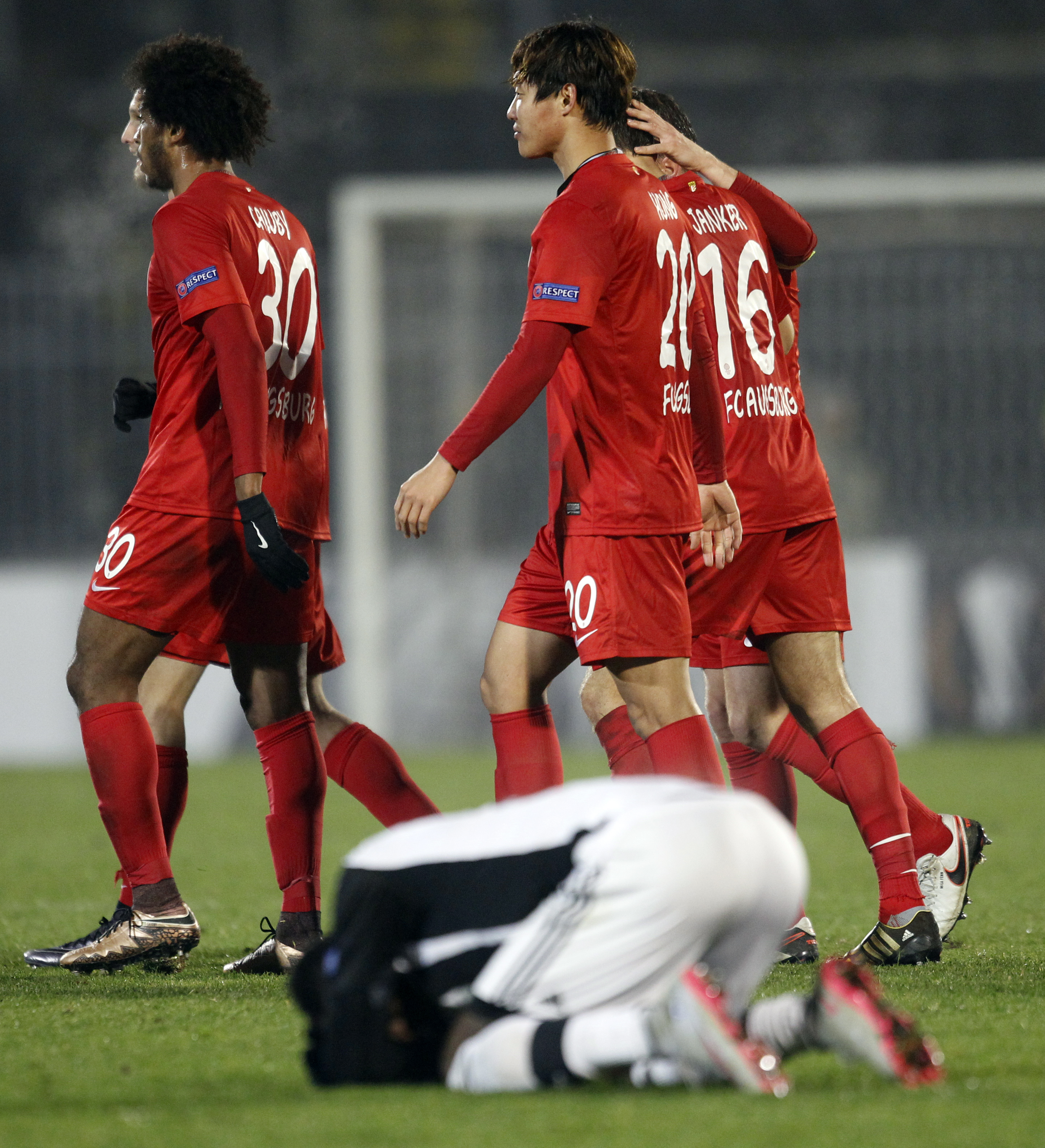 Europa League. Trei români s-au calificat în şaisprezecimile de finală: Mircea Lucescu, Ciprian Tătărușanu şi Vlad Chiricheș. Partizan, lovită de blestemul Stelei
