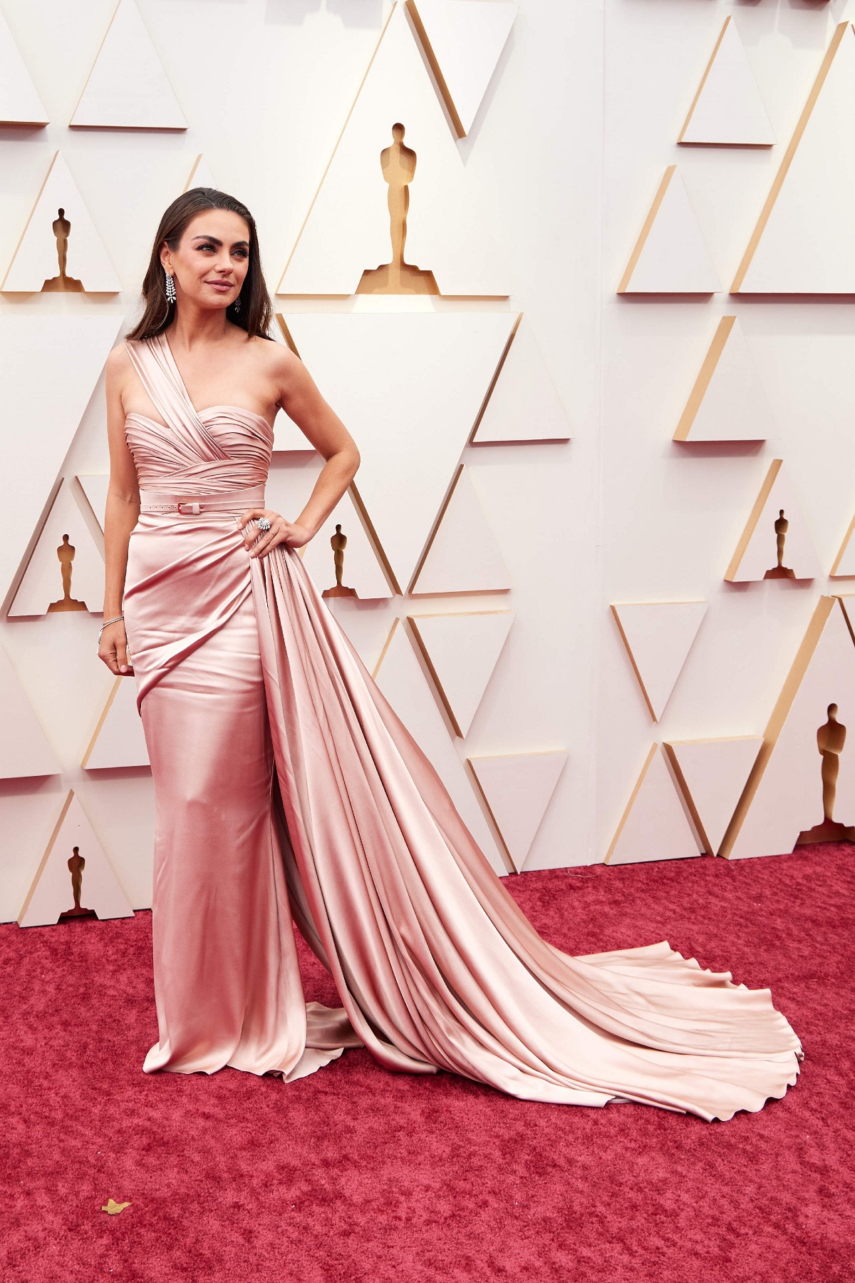 Ținute Oscar 2022. Unele celebrități s-au întrecut în rochii elegante pe covorul roșu, iar o actriță a purtat pantaloni scurți
