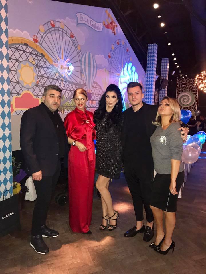 Cum s-a îmbrăcat Andreea Tonciu la botezul lui Gabi Enache. Soțul i-a dat interzis la ieșiri nocturne | FOTO
