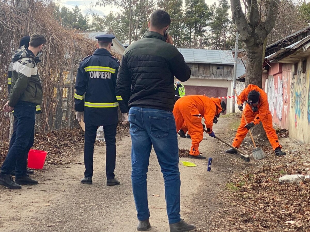 Mercur găsit în spatele unei școli din Suceava. ISU a decontaminat zona, iar Poliția face cercetări