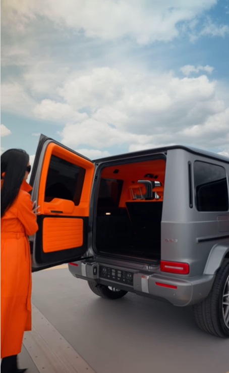 Imagini cu noua mașină a Adelinei Pestrițu. Și-a cumpărat un Mercedes G Class, bolid care valorează peste 200.000 de euro