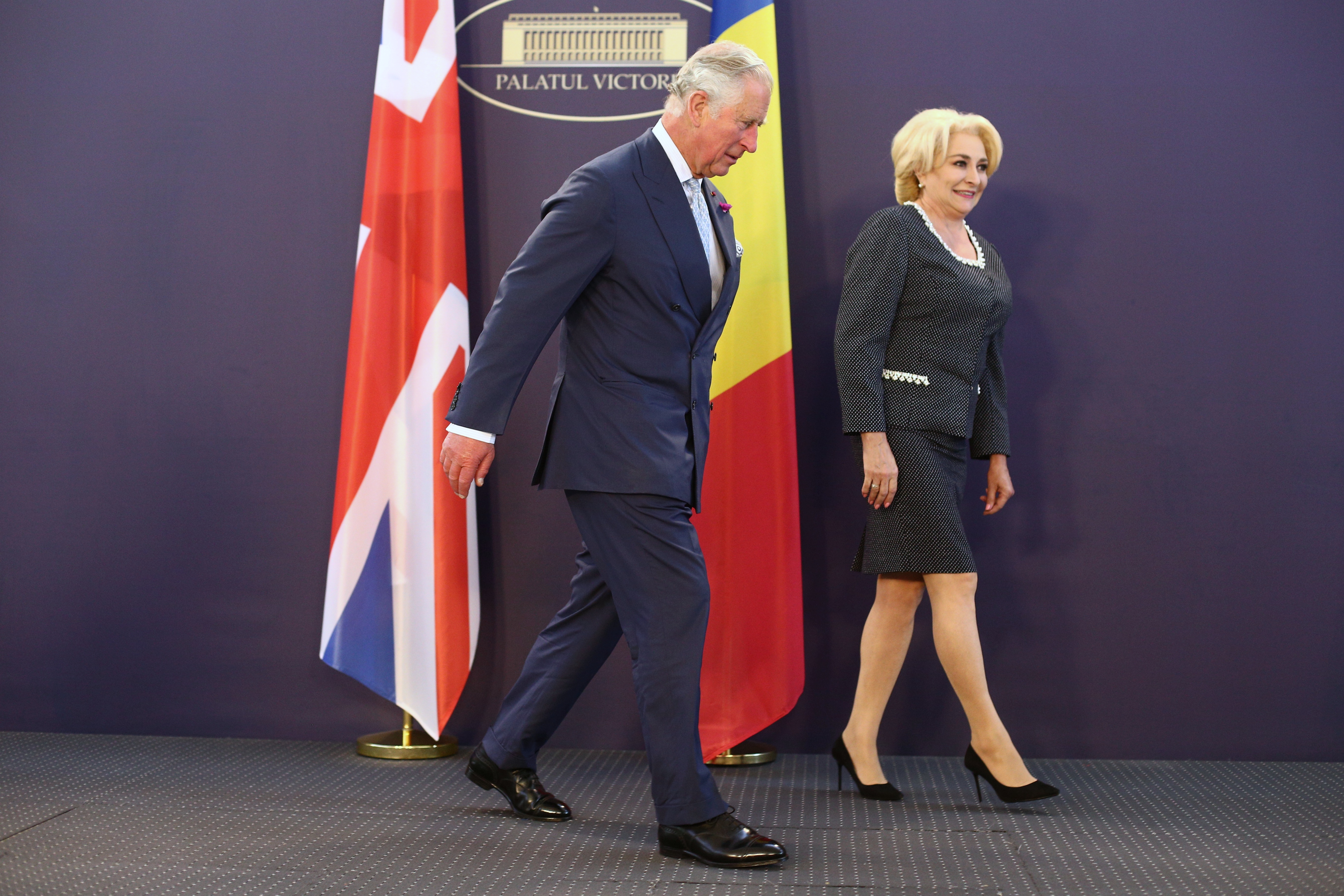 FOTO. Prințul Charles, vizită oficială în România; S-a întâlnit cu președintele Iohannis, cu premierul Dăncilă și Custodele Coroanei