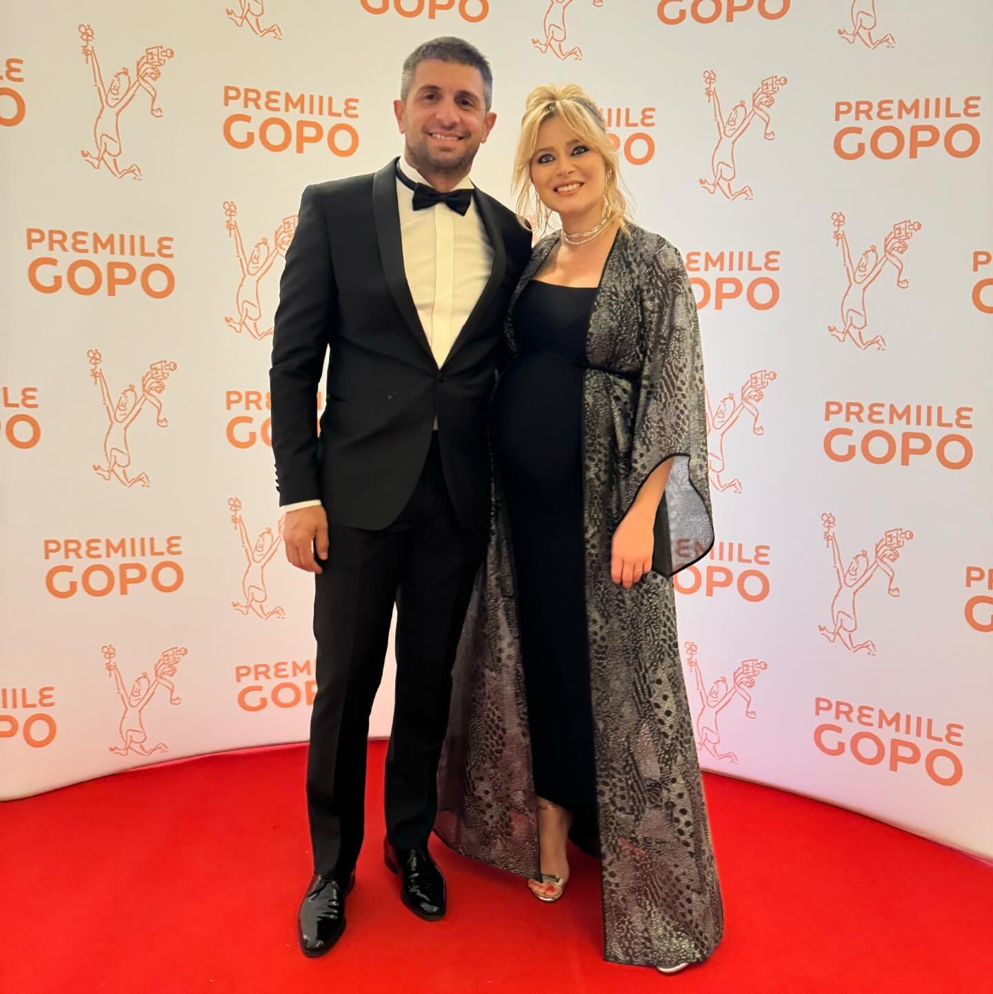 Laura Cosoi a primit vestea că va deveni mamă pentru a patra oară, într-un moment greu din viața ei. Nu credea că va mai rămâne însărcinată