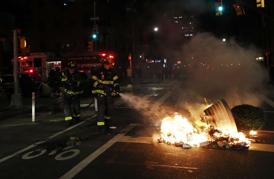 A cincea zi de proteste în SUA după uciderea lui George Floyd. Incendii și violențe în New York și în fața Casei Albe