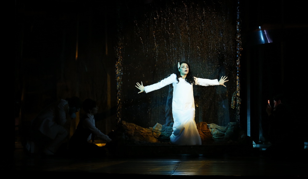 Ana Maria Donose, soprana de la Opera din Iași care a învins cancerul. Bunicul ei l-a învățat pe Patriarhul Daniel să cânte