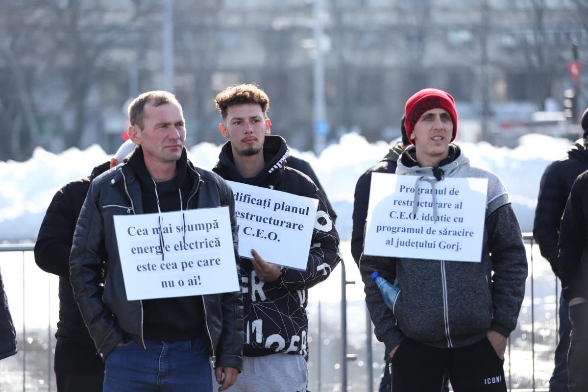 Minerii şi energeticienii protestează în Piaţa Victoriei față de măsurile luate de Guvern. Care sunt nemulțumirile lor