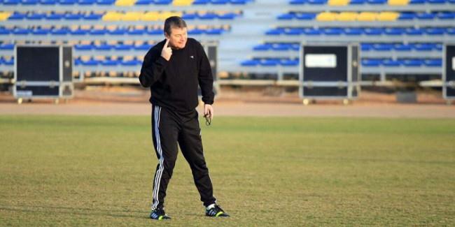 Antrenor român, răstignit de arabi, după ce a scuipat un arbitru / VIDEO