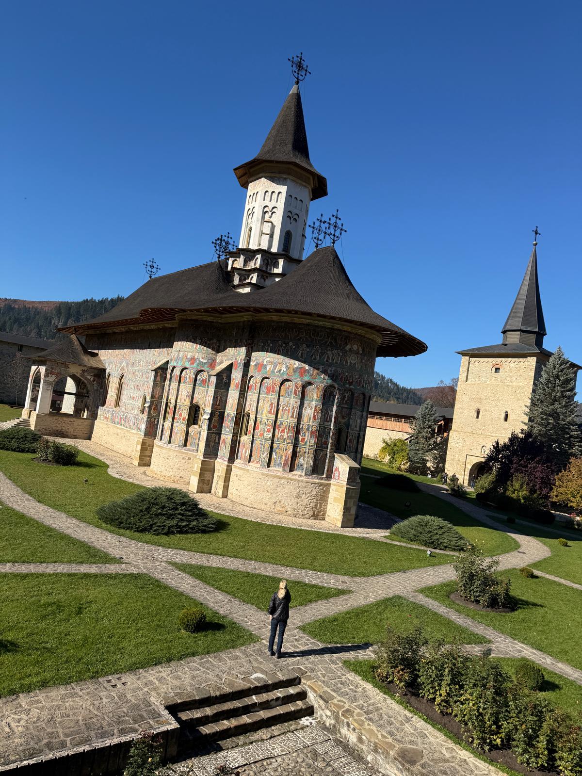 Redescoperă Bucovina: o călătorie printre mănăstiri, muzee și aventuri pline de adrenalină