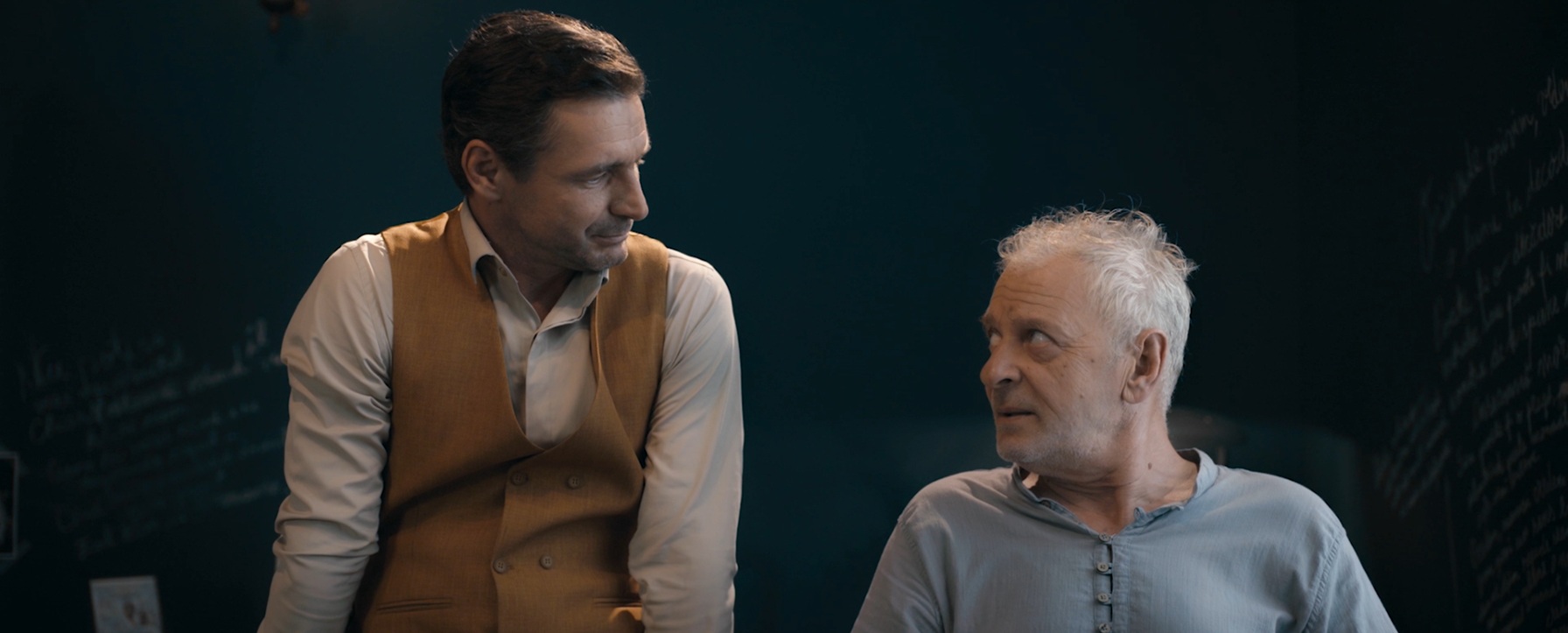 Un nou film românesc ajunge în cinematografele din țară pe 6 mai 2026. Are la bază o piesă de teatru: „Ajungi să fii ridicol când te iei prea tare în serios”