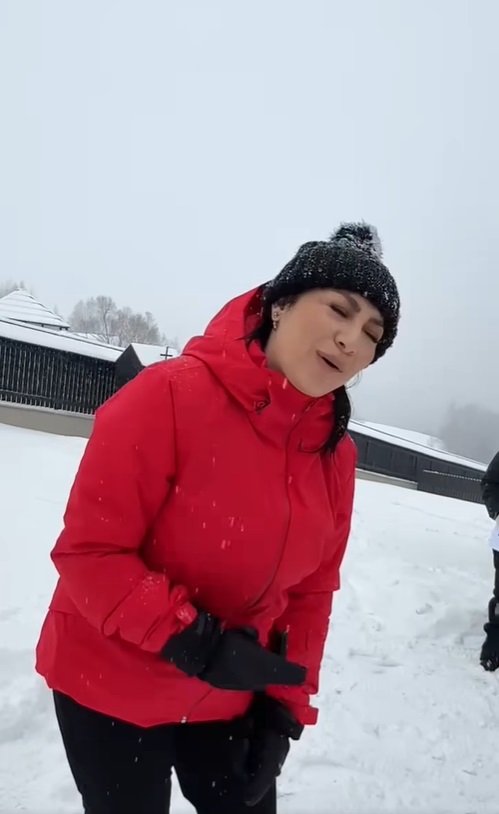 Cât costă o noapte de cazare la hotelul de cinci stele din Transilvania unde au petrecut Andra și Cătălin Măruță Crăciunul. Copiii i-au însoțit