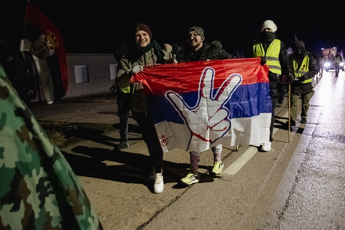 Cum protestează studenții sârbi prin marș și de ce strigă numele Laurei Kovesi