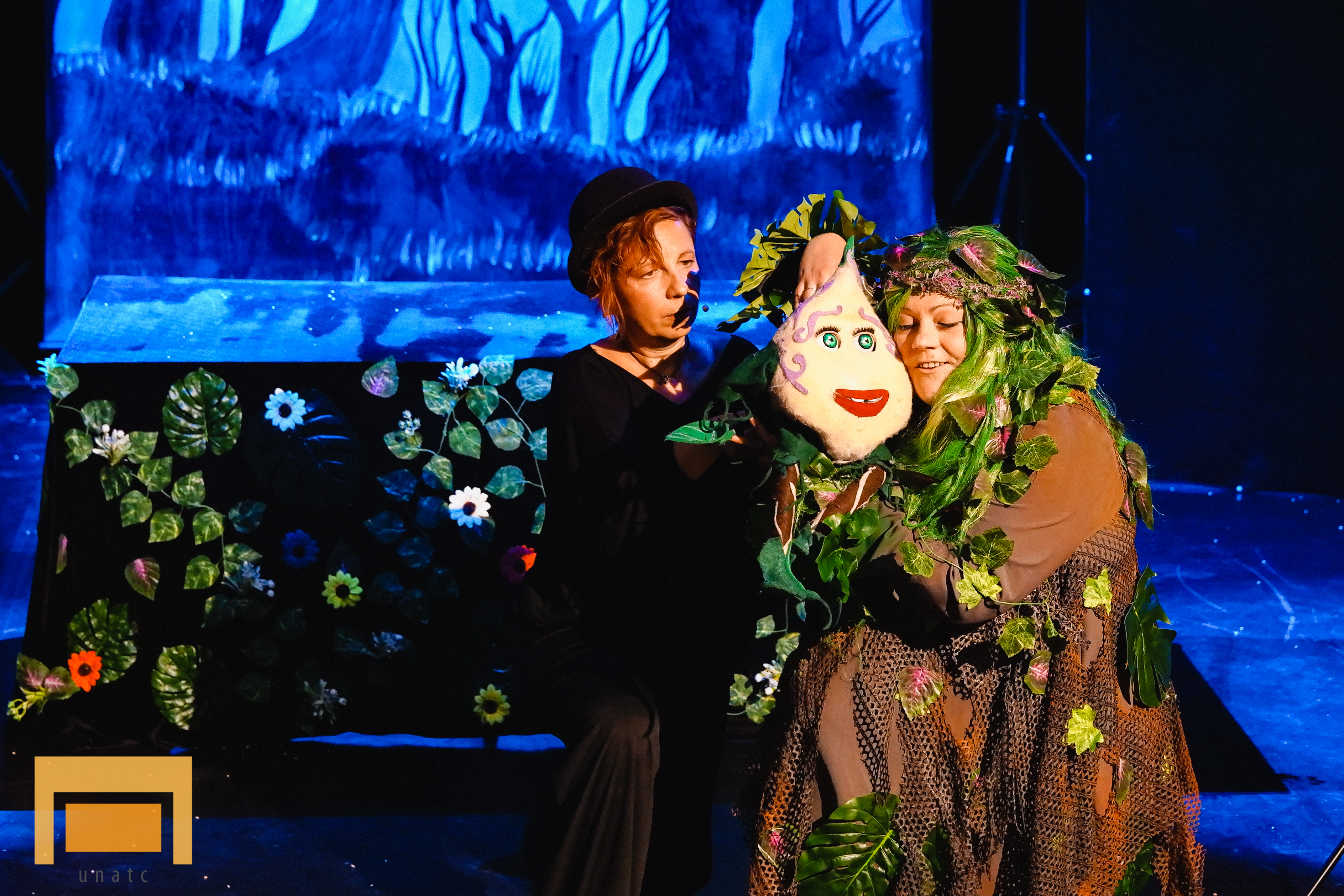 Teatru pentru ochi închiși și glasuri mute. O artistă-păpușar a creat primul spectacol pentru copiii cu dizabilități: „Noi facem apel la părinți să-i lase pe scenă, dacă vor”