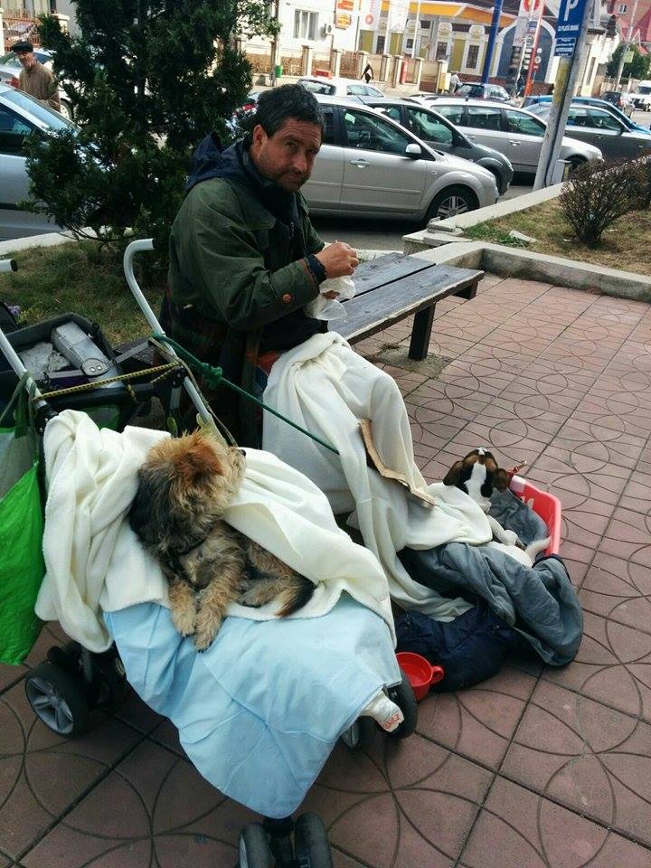 Experiențele unui cerșetor italian care a ajuns pe străzile din România! Ce spune despre țara noastră