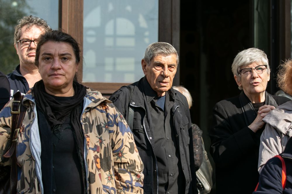 UPDATE | Tamara Buciuceanu Botez a fost înmormântată cu onoruri militare la Cimitirul Sf. Vineri din Capitală. Sute de oameni au venit să-i aducă un ultim omagiu