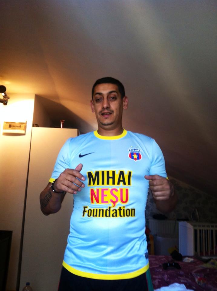 HALUCINANT. Steaua n-are antrenor, dar are "selecioner de manelistii"