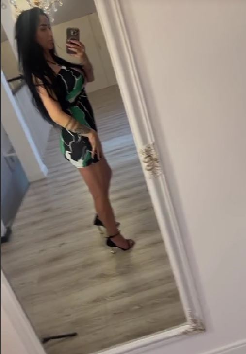Imagini cu Daniela Crudu la o lună după ce a născut cel de-al doilea copil. A pozat într-o rochie scurtă