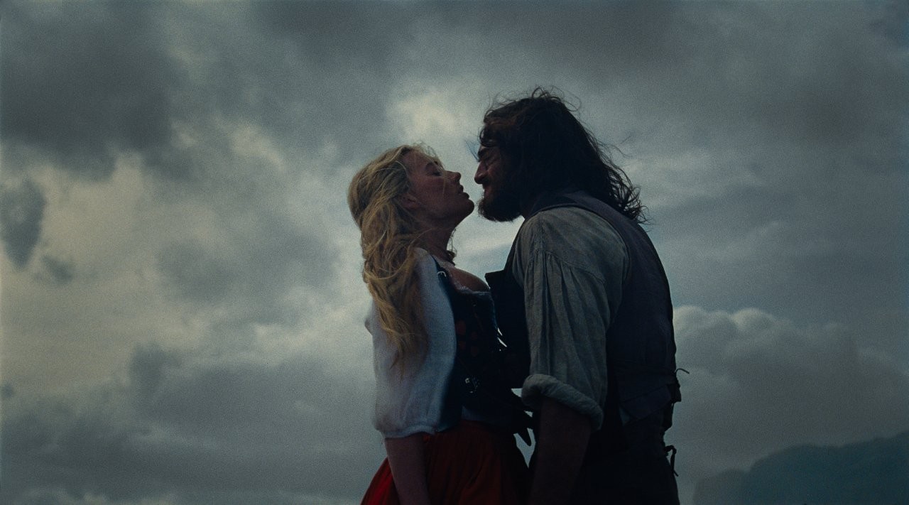 „La Răscruce de Vânturi”, o nouă ecranizare îndrăzneață. Când ajunge în cinema filmul cu Margot Robbie și Jacob Elordi în rolurile principale