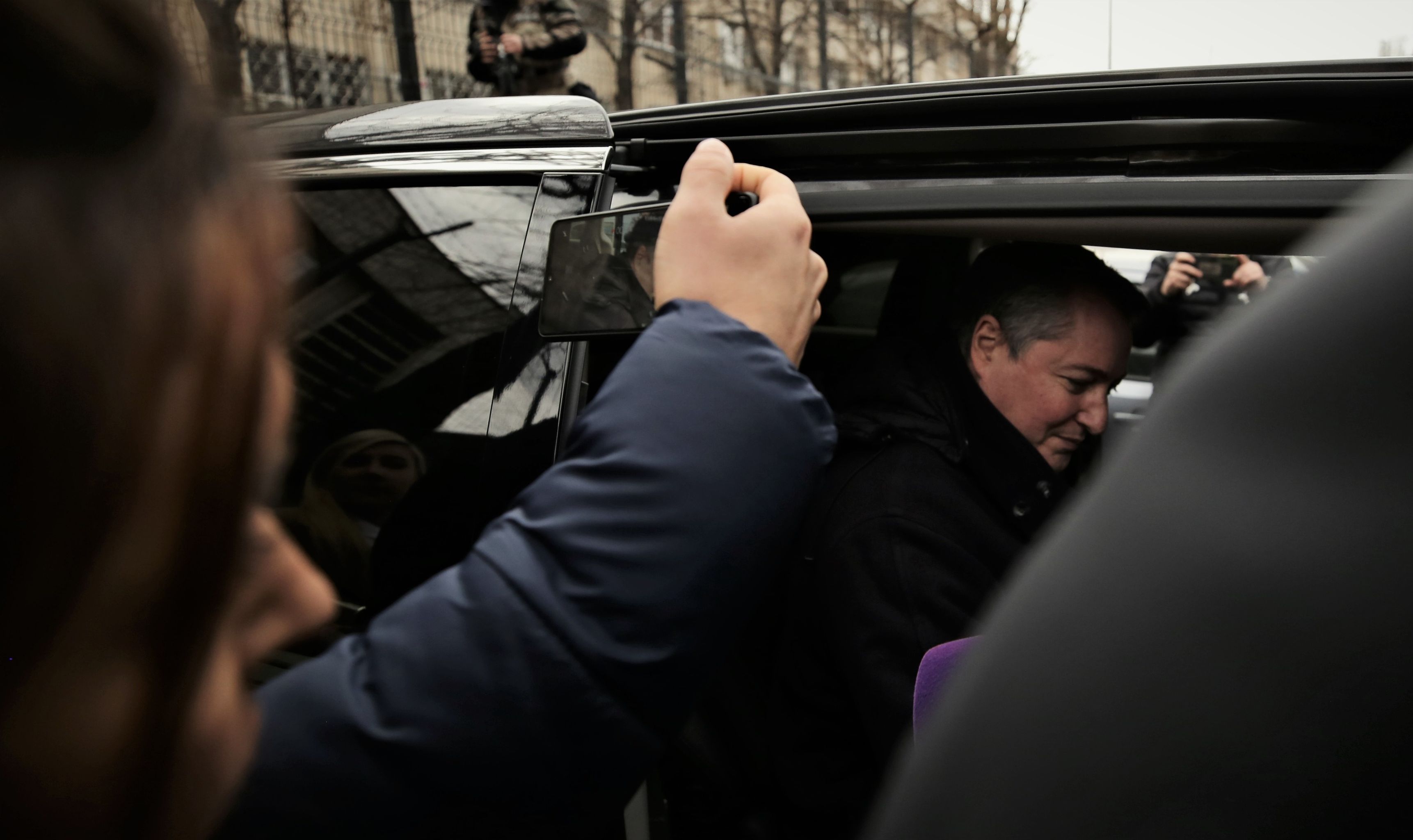 Frații Tristan și Andrew Tate au fost vizitați în arest de consulul general al Statelor Unite la București