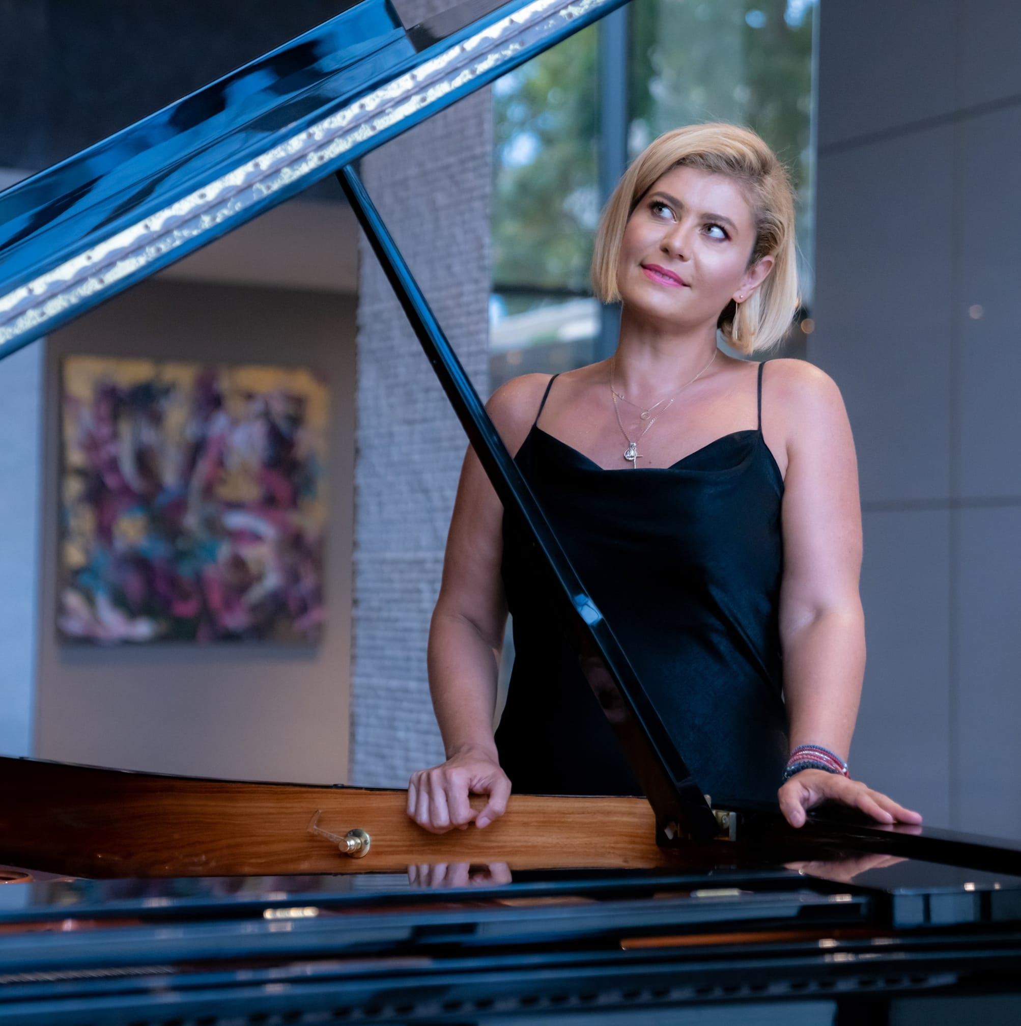 Daniela Nane a luat-o în grijă pe fiica Ioanei Lupașcu, după ce pianista a murit la sfârșitul lunii august: „Nu e singură pe lume”