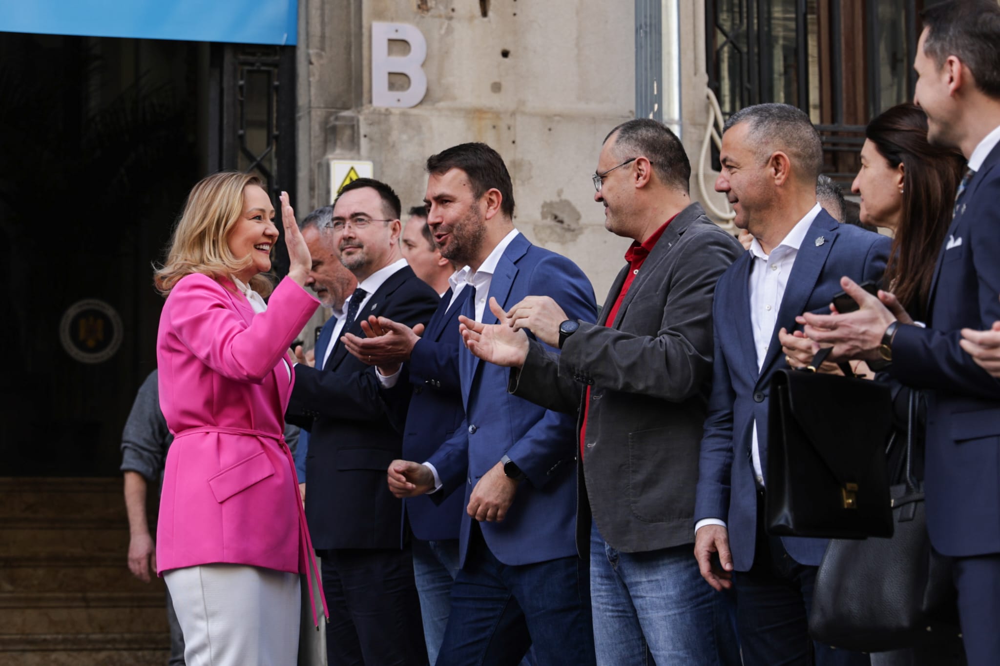 Elena Lasconi și-a depus candidatura la alegerile prezidențiale 2025, în ciuda opoziției din USR: „Nu sunt perfectă, dar am curaj să fac dreptate”