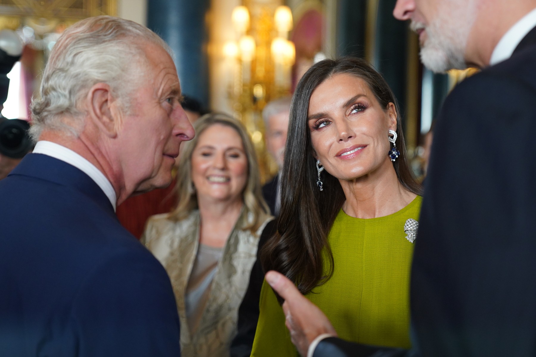 Charles și Camilla, încoronați rege și regină ai Marii Britanii. Ceremoniile s-au încheiat cu salutul de la balconul Palatului Buckingham