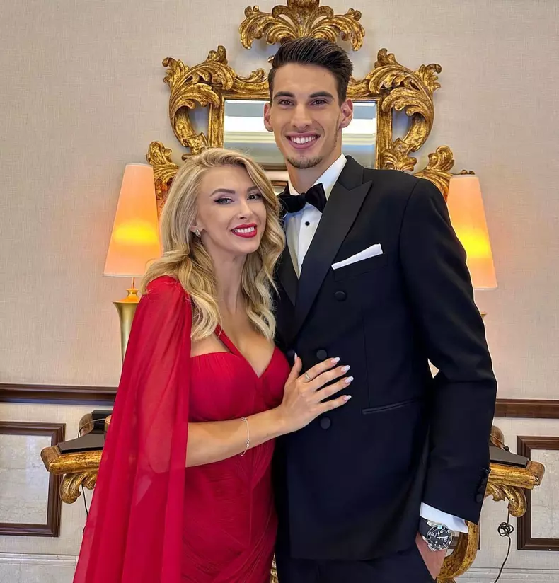 Andreea Bălan, adevărul despre căsătoria cu Victor Cornea: „Abia am primit certificatul de divorț”. Cum se înțelege cu George Burcea