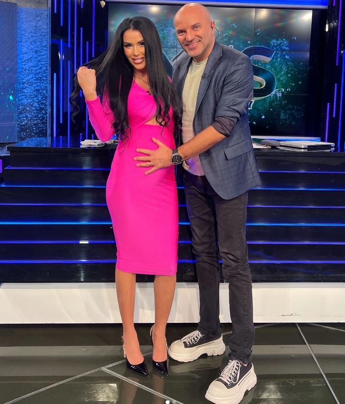 Daniela Crudu, dezvăluiri neașteptate la două luni după ce a devenit mamă: „Nu mai mișca”. Fosta asistentă TV nu își alăptează fiica