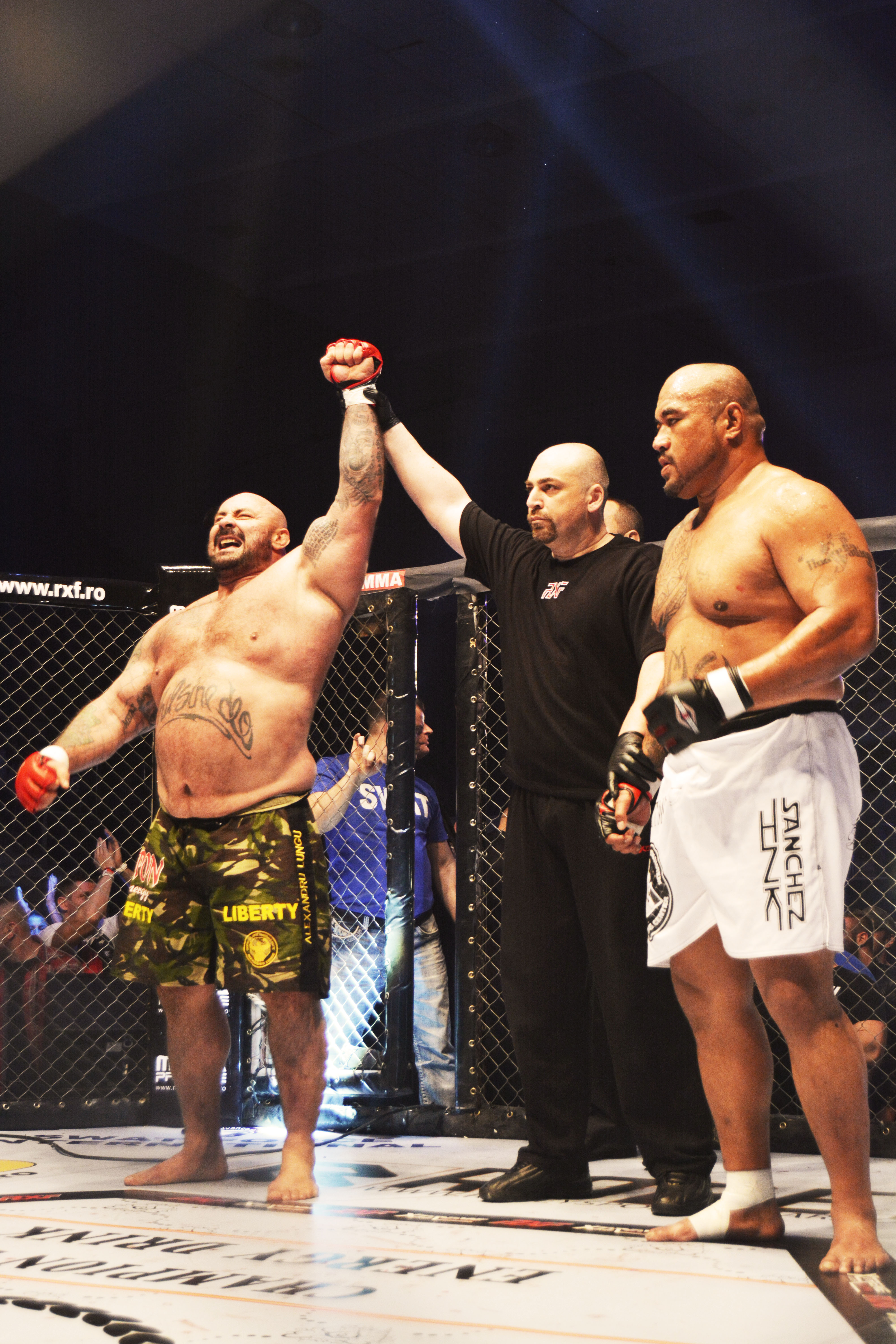 Sandu Lungu îl sperie pe campionul UFC George Saint-Pierre! GALERIE FOTO