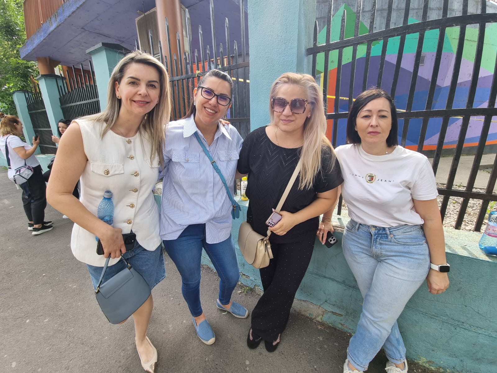 Evaluarea Națională 2026 la Română. Profesori ținuți „ostatici” până la 8 ore în școli: sindicatele acuză Ministerul de incompetență și răzbunări