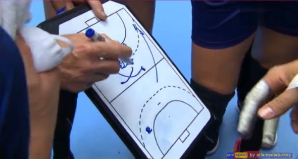 ”Secundul” Costică Buceschi, după înfrângerea dramatică din semifinalele CM de handbal, 33-35 cu Norvegia, după prelungiri: ”Fetele mi-au spus că puteam juca până dimineață! Victoria lor a fost întâmplătoare!”. Goalkeeperul Paula Ungureanu: ”Sunt supărată, dar și foarte mândră de echipa noastră! Nordicele n-au fost mai bune ca noi”. TOATE REACȚIILE: presă, antrenori, jucătoare. ”Ca în rollercoaster”! / FOTO&VIDEO