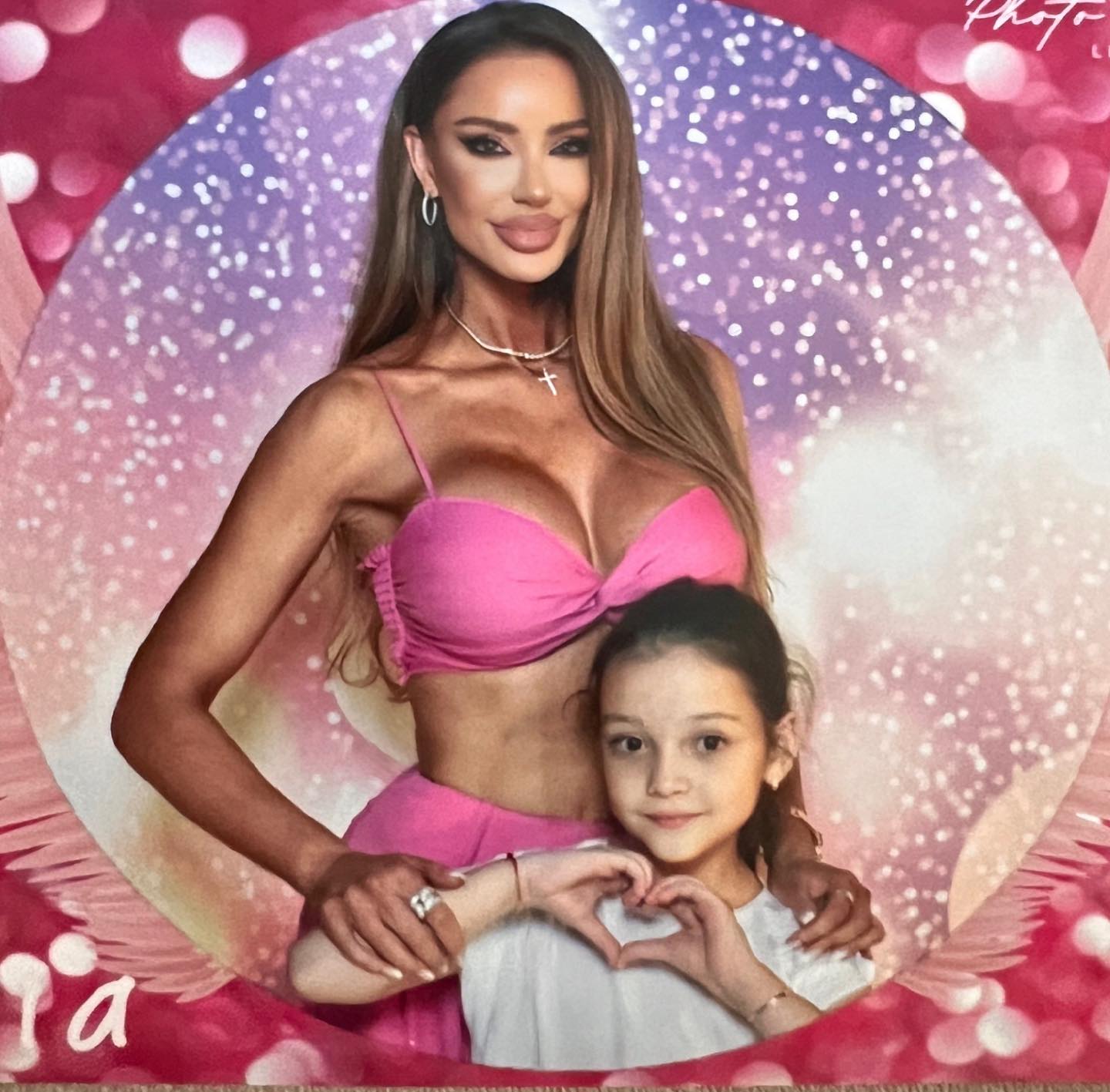 Bianca Drăgușanu a răbufnit după ce a fost criticată pe Instagram: „Ba că e ciufulită, ba că e urât îmbrăcată”. De la ce a pornit scandalul