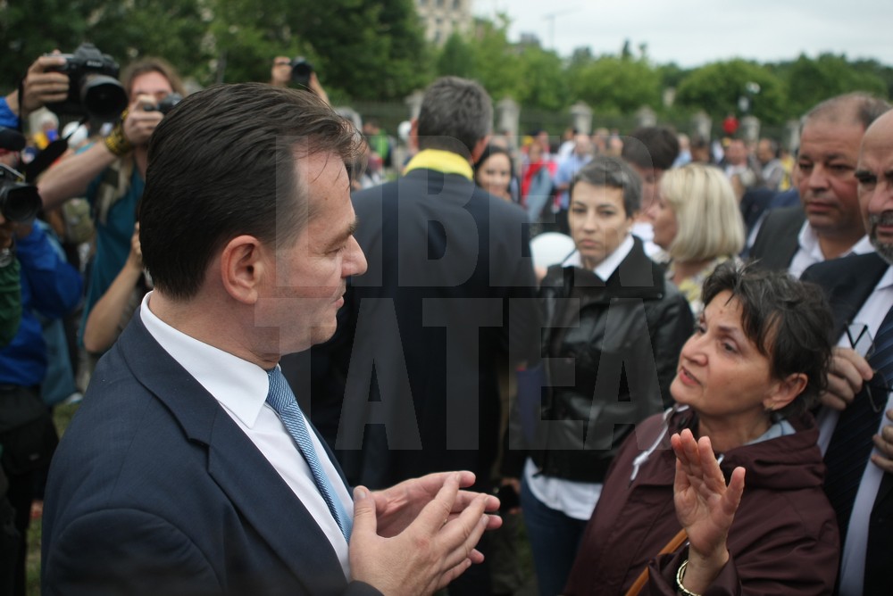 FOTO | Ludovic Orban, după moțiunea de cenzură: ”Sfârșitul lui Dragnea este aproape!”