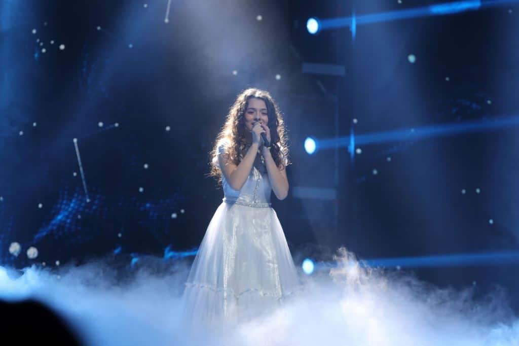 Laura Bretan, câștigătoarea „Românii au talent 2016”, a împlinit 21 de ani. Cum arată acum și ce surpriză le-a făcut fanilor