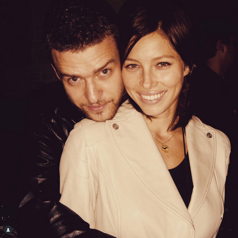 Justin Timberlake a ajuns azi în România, pentru concertul de la Electric Castle și a venit însoțit de Jessica Biel. Cerințele speciale ale soției artistului