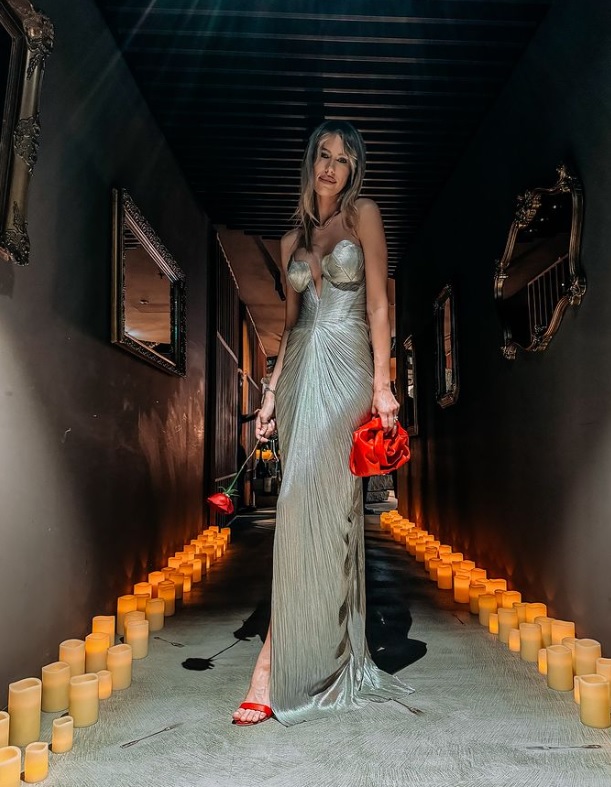 Cum a apărut Dani Oțil la nunta lui Răzvan Simion cu Daliana Răducan. Îmbrăcată într-o rochie decoltată, Gabriela Prisăcariu l-a însoțit