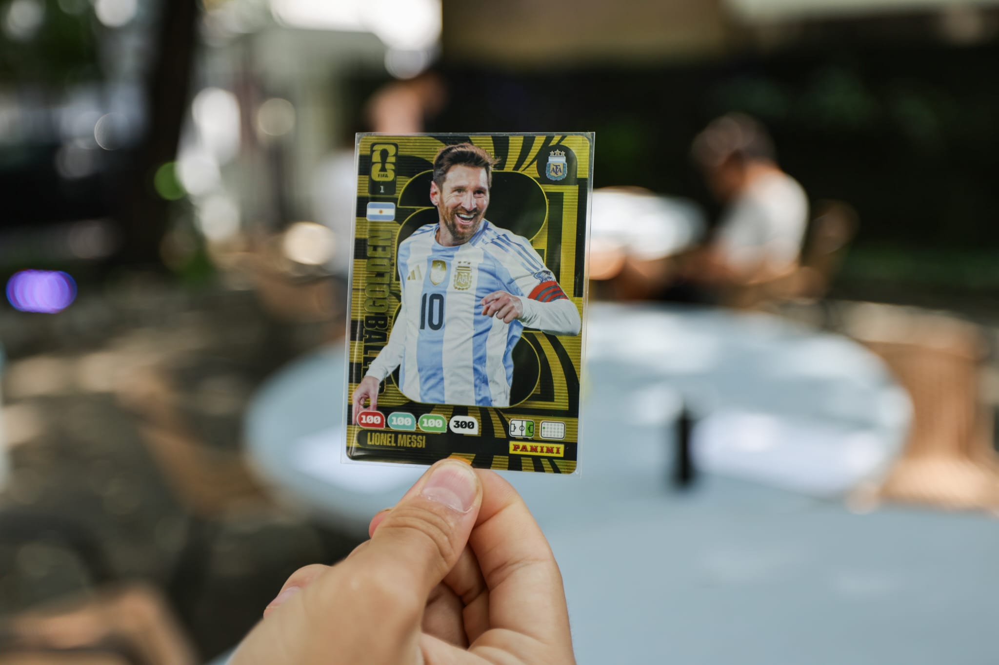 Leo Messi și Lamine Yamal au ajuns motiv de negociere în curtea Muzeului Literaturii Române din București, la întâlnirea colecționarilor de stickere Panini